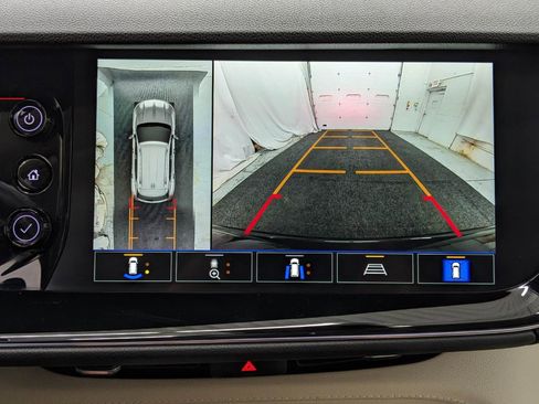 Used 2023 Buick Envision Avenir image 18