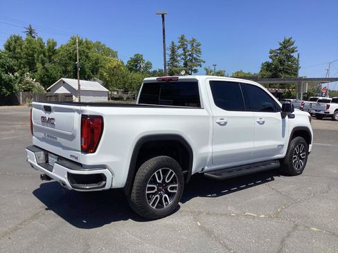 Used 2025 GMC Sierra 1500 AT4 w/ AT4 Premium Package AWD/4WD image 3