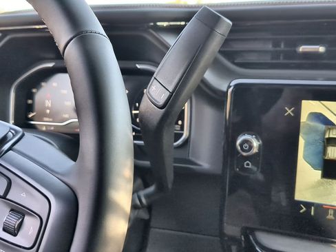 Used 2025 GMC Sierra 2500 AT4 w/ AT4 Premium Plus Package image 16