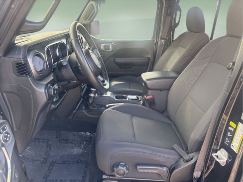 Used 2022 Jeep Wrangler Unlimited Sport AWD/4WD image 3