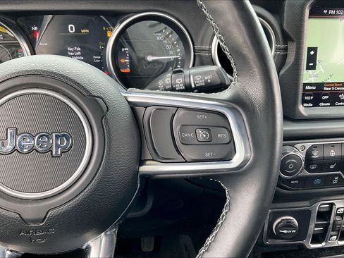 Used 2022 Jeep Wrangler Unlimited Sahara w/ Cold Weather Group image 20