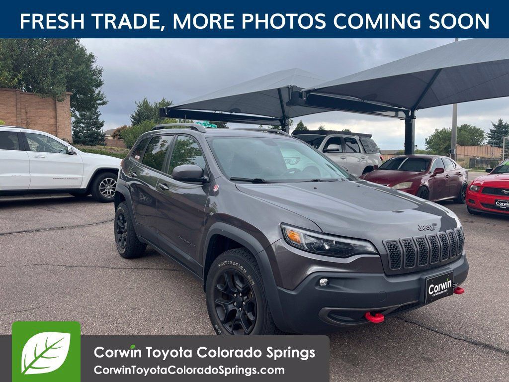 Used 2019 Jeep Cherokee Trailhawk w/ Comfort/Convenience Group AWD/4WD image 1