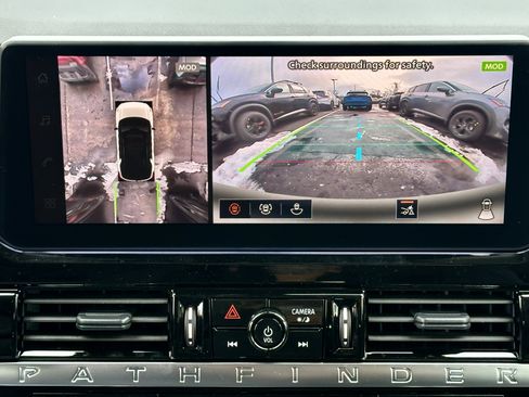 New 2026 Nissan Pathfinder SL w/ SL Premium Package image 16