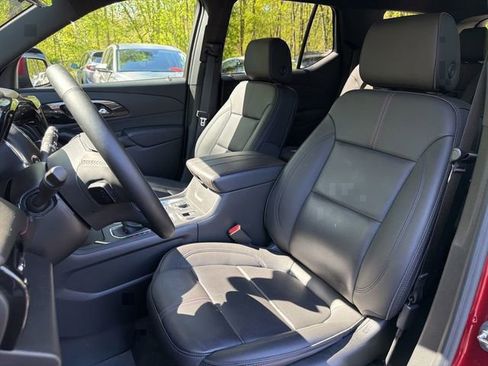 Used 2023 Chevrolet Traverse RS AWD/4WD image 16