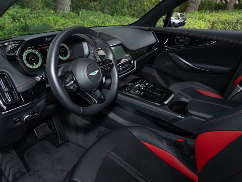 Used 2025 Aston Martin DBX 707 AWD/4WD image 13