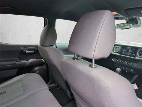 Used 2019 Toyota Tacoma TRD Off-Road AWD/4WD image 20