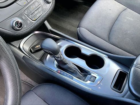 Used 2024 Chevrolet Malibu LT FWD image 18