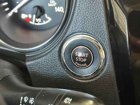 Used 2020 Nissan Rogue SL AWD/4WD image 26