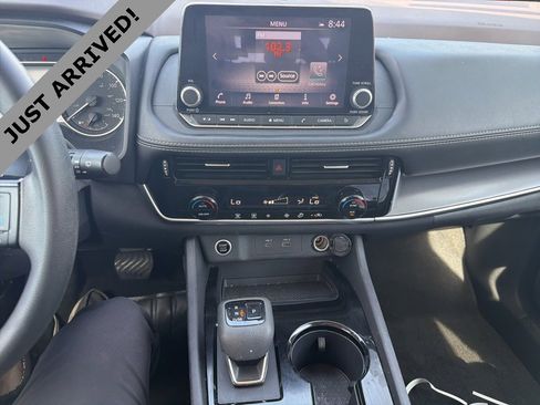 Certified 2022 Nissan Rogue SV image 13