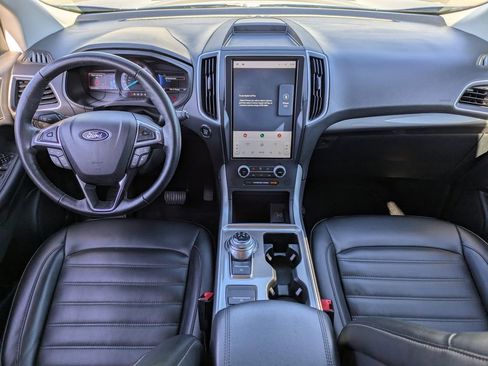 Used 2023 Ford Edge SEL image 4