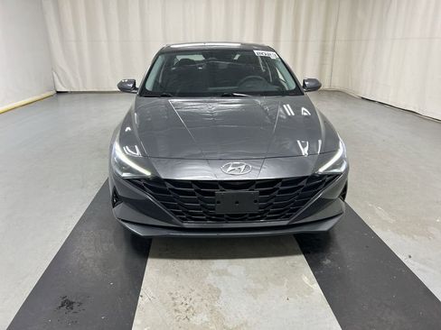 Used 2023 Hyundai Elantra SEL image 3