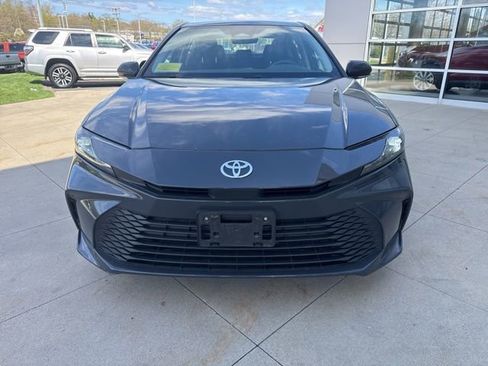 Used 2025 Toyota Camry LE w/ Convenience Package image 2