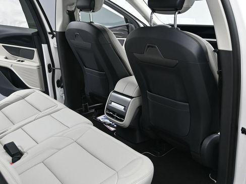 New 2026 Lincoln Nautilus Premier image 39