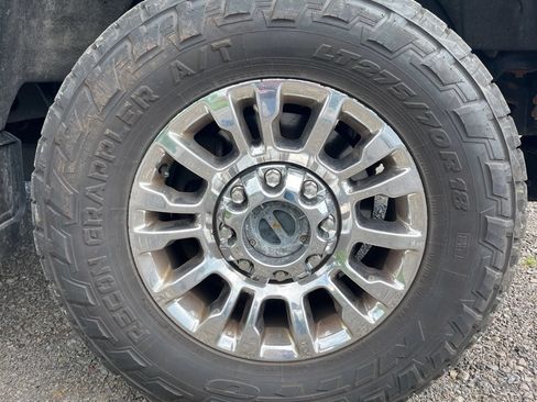 Used 2022 Ford F250 XLT w/ XLT Premium Package AWD/4WD image 14