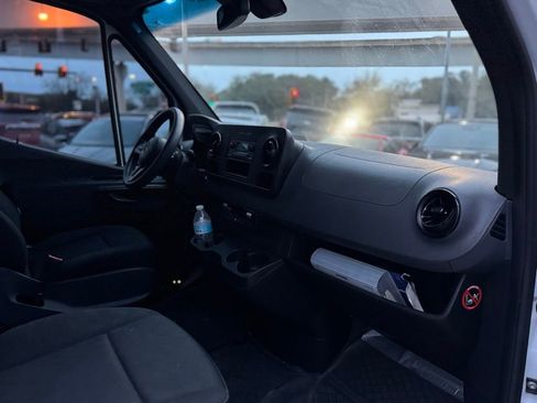 Used 2019 Mercedes-Benz Sprinter 1500 w/ Driver Convenience Package image 4