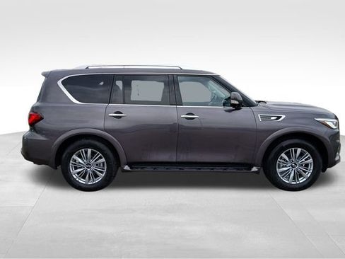 Used 2022 INFINITI QX80 Luxe w/ All-Season Package image 6