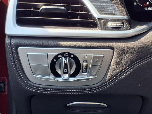 Used 2022 BMW 750i xDrive w/ Executive Package image 13