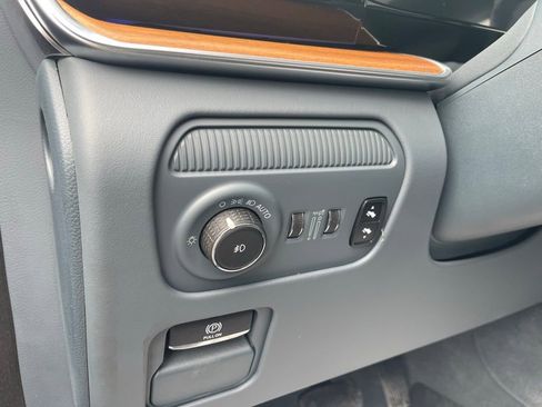 Used 2024 Jeep Grand Wagoneer Series III image 28