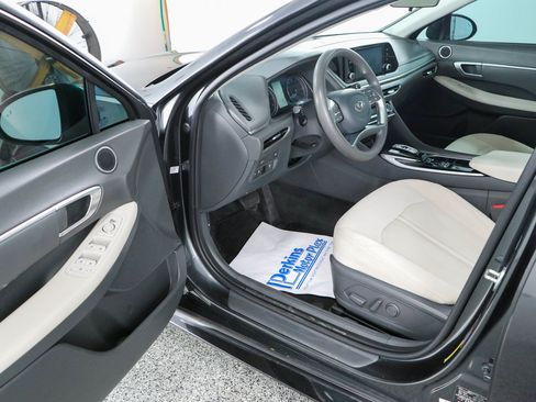 Used 2022 Hyundai Sonata SEL w/ Cargo Package FWD image 3
