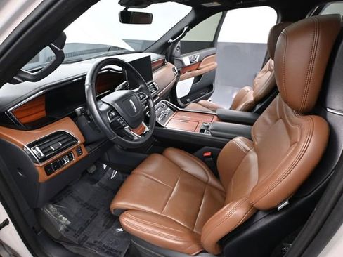 Used 2024 Lincoln Navigator Reserve w/ Equipment Group 201A image 23