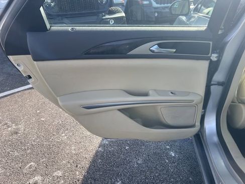Used 2013 Lincoln MKZ Base image 20
