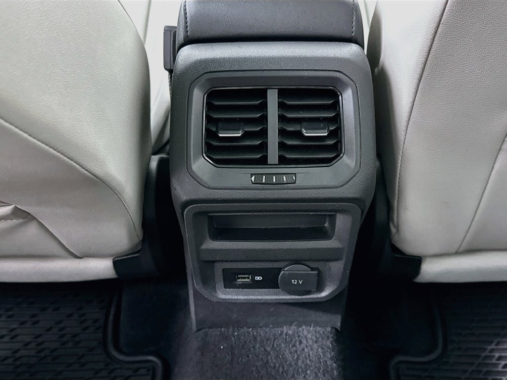 Used 2019 Volkswagen Tiguan SEL FWD image 32