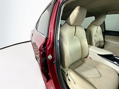 Used 2019 Toyota Camry LE FWD image 27