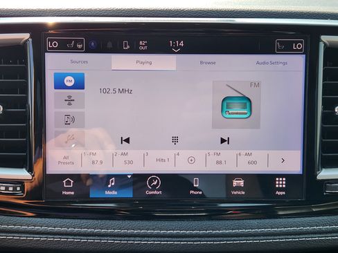 Used 2022 Chrysler Pacifica Touring-L FWD image 11