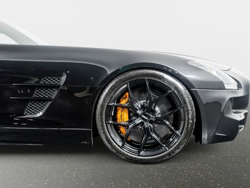 Used 2011 Mercedes-Benz SLS AMG Coupe image 6
