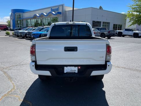 Used 2023 Toyota Tacoma TRD Off-Road w/ Technology Package AWD/4WD image 4