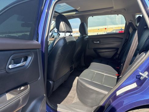 Used 2023 Nissan Rogue SL w/ SL Premium Package image 21