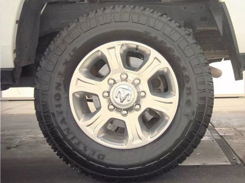 Used 2024 RAM 2500 Big Horn w/ Off Road Package AWD/4WD image 19
