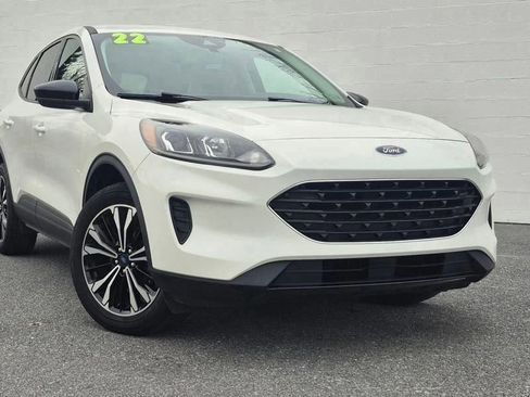 Used 2022 Ford Escape SE w/ SE Sport Appearance Package image 2