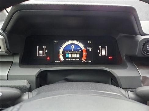 Used 2025 Toyota Tacoma SR5 AWD/4WD image 11