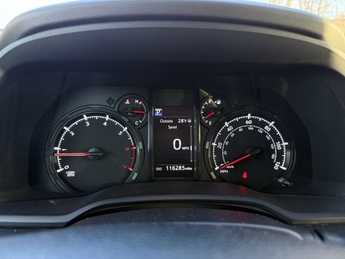 Used 2022 Toyota 4Runner SR5 Premium w/ Moonroof Package image 17