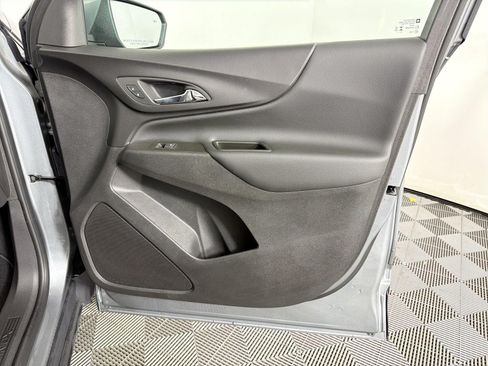 Used 2024 Chevrolet Equinox LT FWD image 12