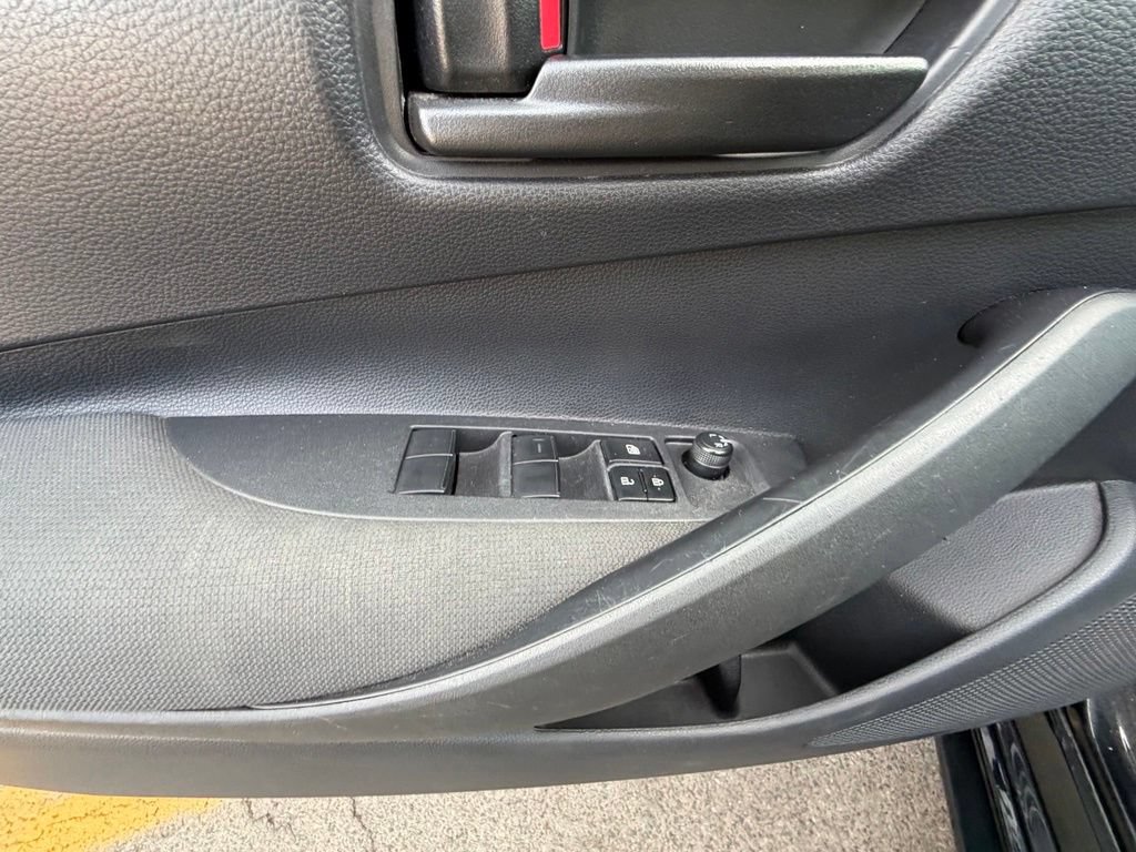 Used 2025 Toyota Corolla LE FWD image 15