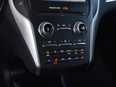 Used 2019 Lincoln MKC Reserve image 29