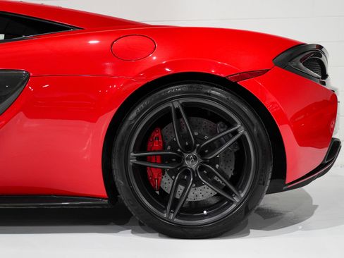 Used 2017 McLaren 570S Coupe RWD image 32