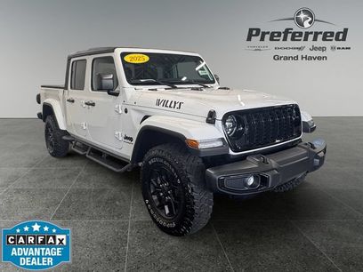 Used 2025 Jeep Gladiator Sport