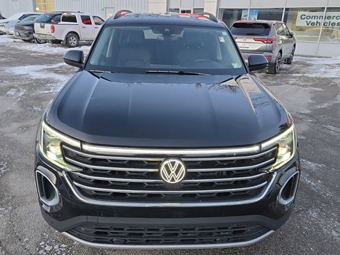 Used 2024 Volkswagen Atlas SE image 2
