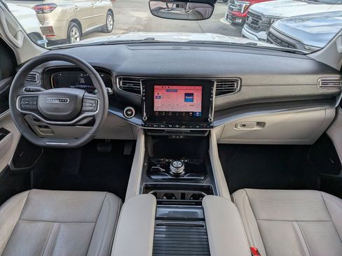 Used 2022 Jeep Wagoneer Series I w/ Premium Group I image 17