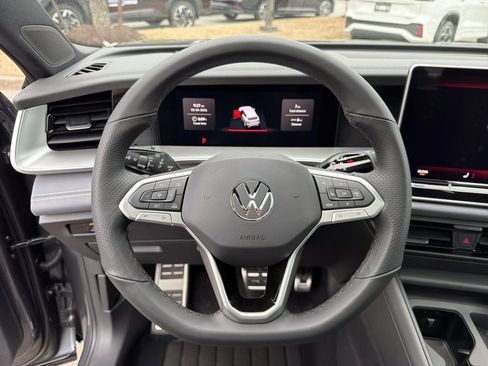 New 2026 Volkswagen Tiguan SE R-Line FWD image 26