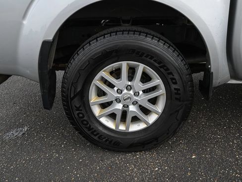 Used 2018 Nissan Frontier SV AWD/4WD image 14