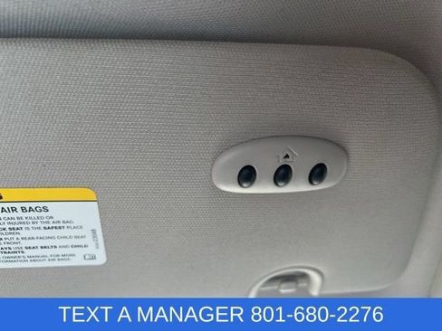 Used 2015 Chrysler Town & Country Touring FWD image 21