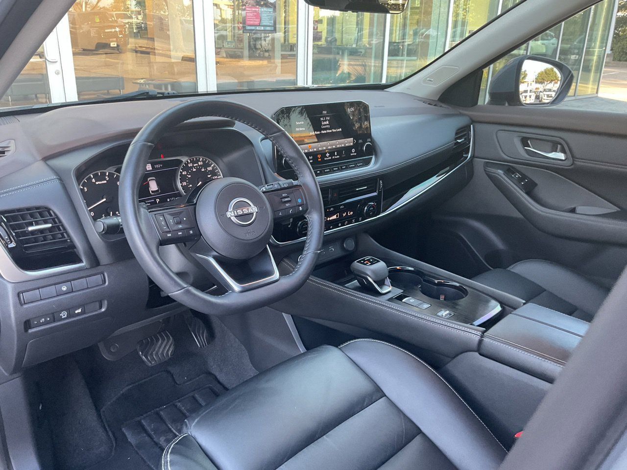 Used 2023 Nissan Rogue SL w/ SL Premium Package FWD image 9