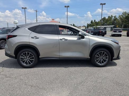 Used 2025 Lexus NX 250 FWD w/ Towing Package (2000 Lbs) image 3