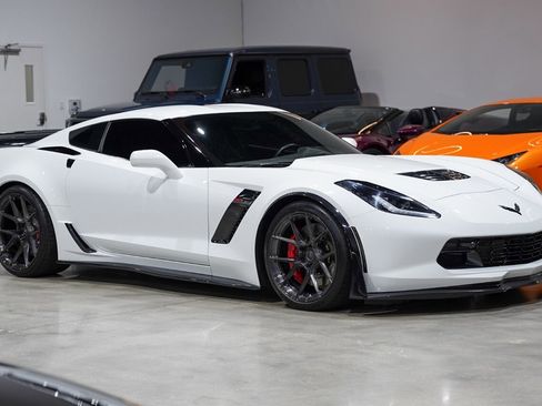 Used 2016 Chevrolet Corvette Z06 w/ 3LZ Preferred Equipment Group image 17