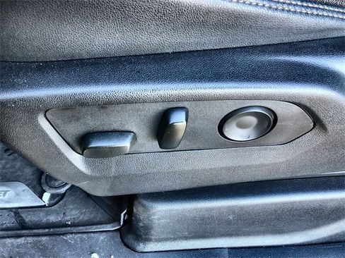 Used 2024 Chevrolet Suburban High Country image 12