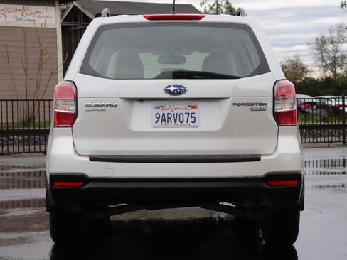 Used 2015 Subaru Forester 2.5i w/ Alloy Wheel Package image 8
